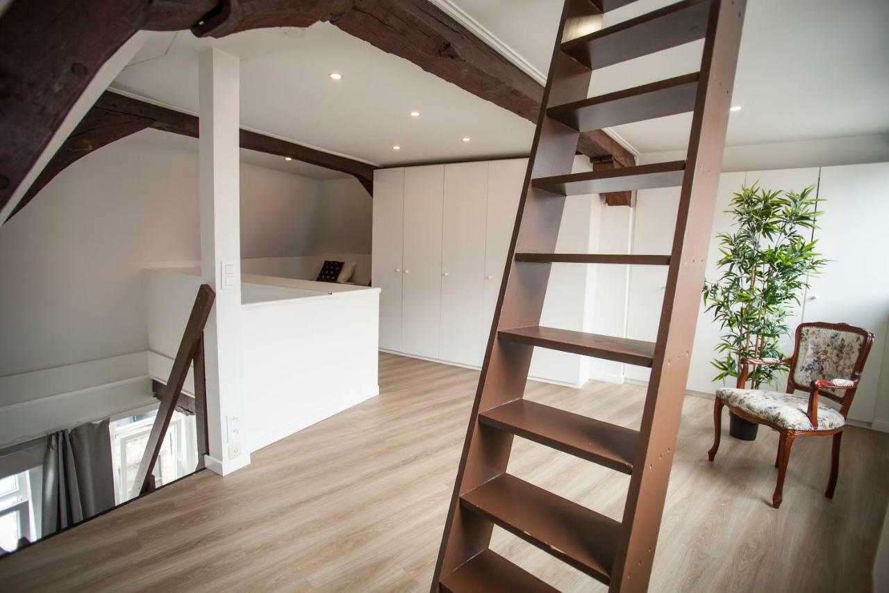 Luxury Suites Cathedral By Rikas Hotels Antwerp Exterior photo